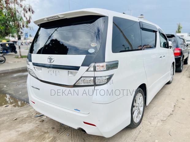 Toyota Alphard 2.4 Hybrid AWD 2009 White