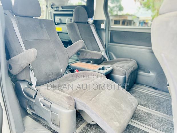 Toyota Alphard 2.4 Hybrid AWD 2009 White