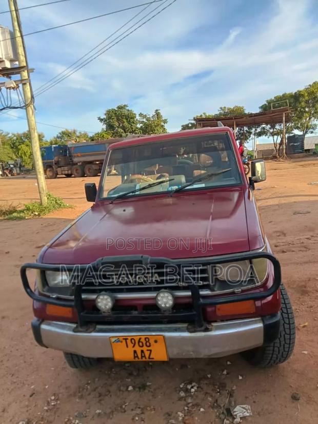 Toyota Land Cruiser Prado 2000 Red
