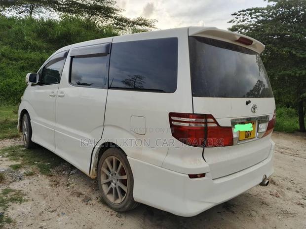 Toyota Alphard 2005 White