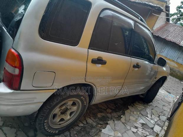 Suzuki Grand Vitara 2000 Silver