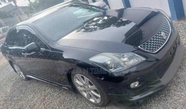 Toyota Crown 2009 Black