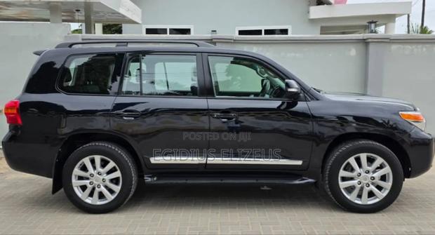 Toyota Land Cruiser 2015 Black
