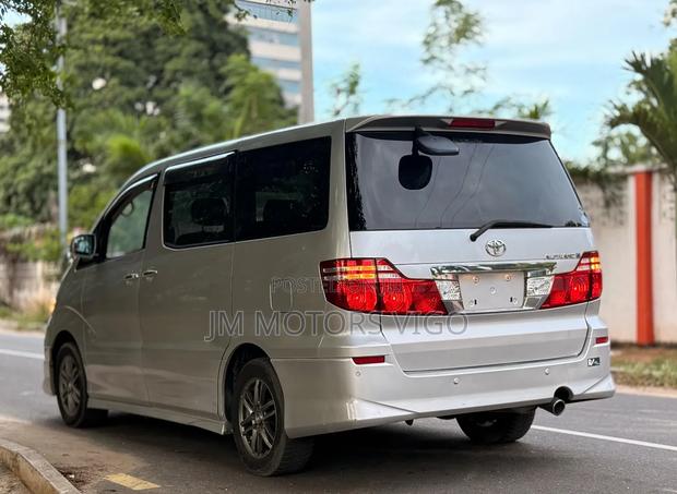 Toyota Alphard 2007 Silver