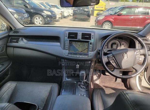 Toyota Crown 2008 Off white