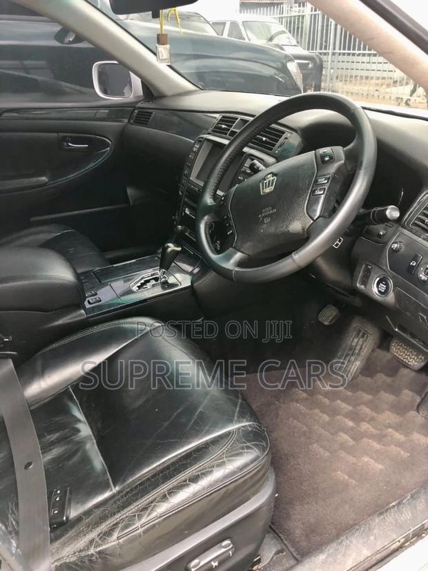 Toyota Crown Royale 2005 White
