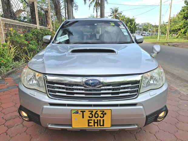 Subaru Forester 2011 Silver