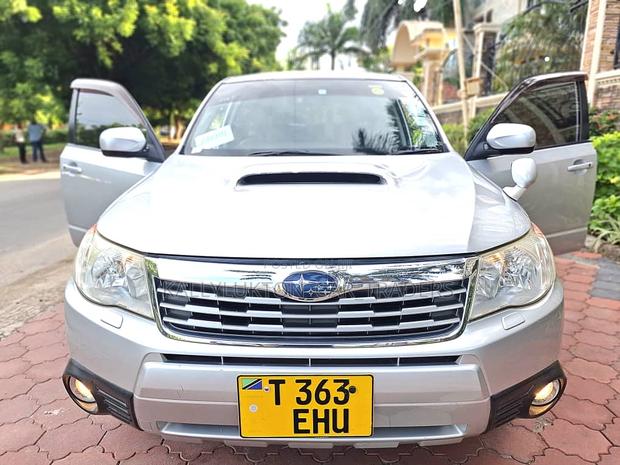 Subaru Forester 2011 Silver