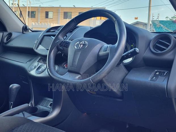 Toyota Vanguard 2012 Black