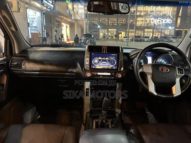 Toyota Land Cruiser Prado 2014 Silver