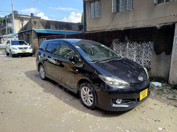 Toyota Wish 2011 Silver