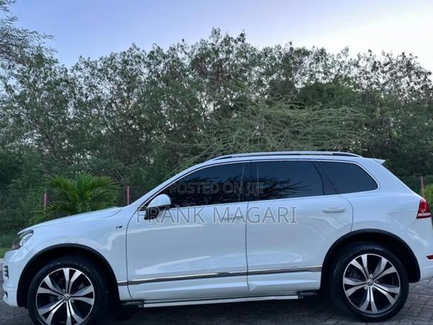 Volkswagen Touareg 2014 White