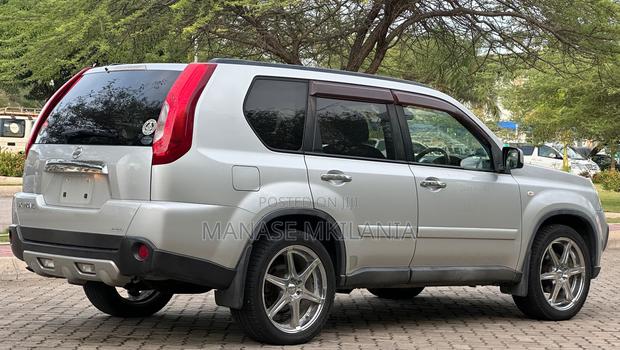 Nissan X-Trail 2.0 Petrol XE 2011 Silver