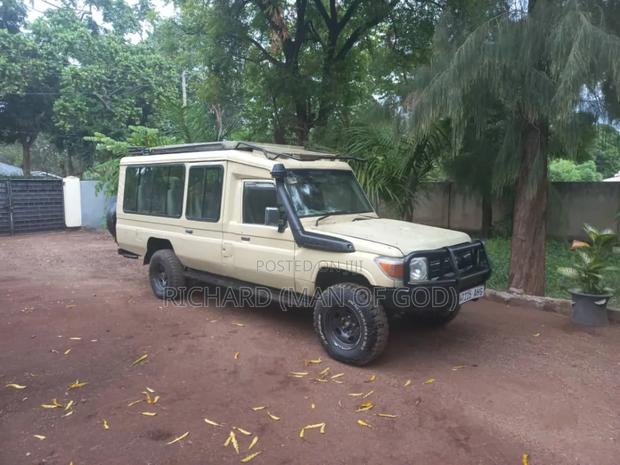 Toyota Land Cruiser 2003 Beige