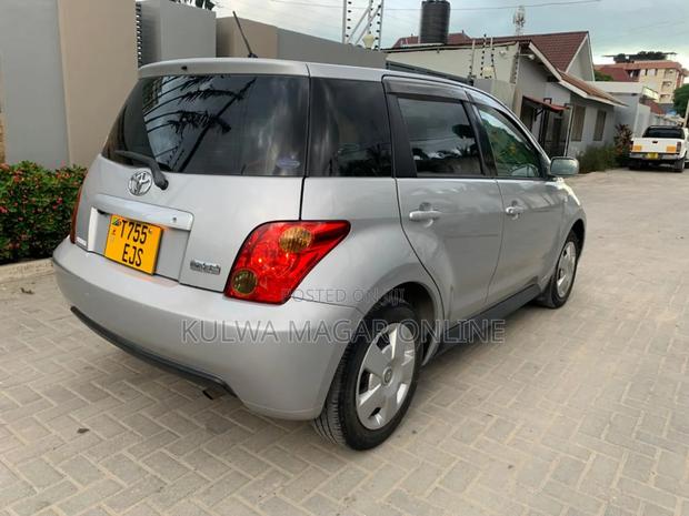 Toyota IST 2004 Silver