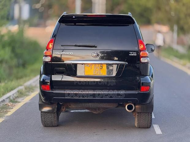 Toyota Land Cruiser Prado 2006 Black