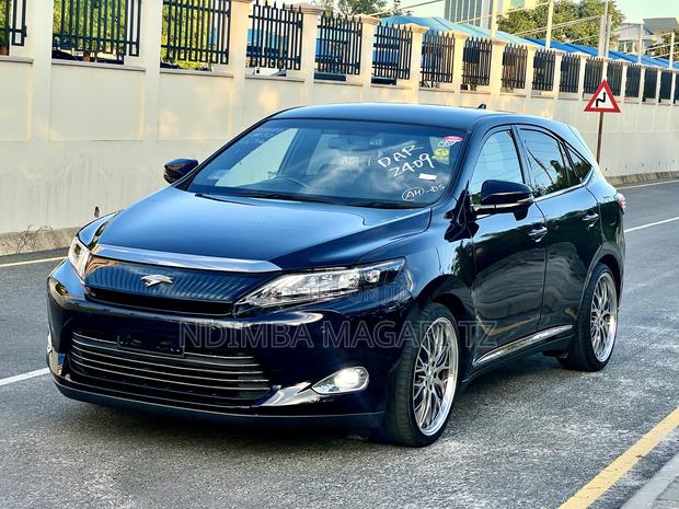 Toyota Harrier 2.0 2015 Black