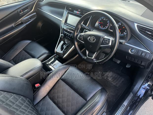 Toyota Harrier 2.0 2015 Black