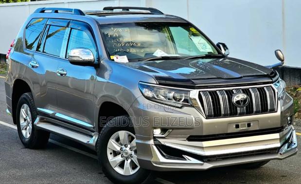 Toyota Land Cruiser Prado 2023 Gold