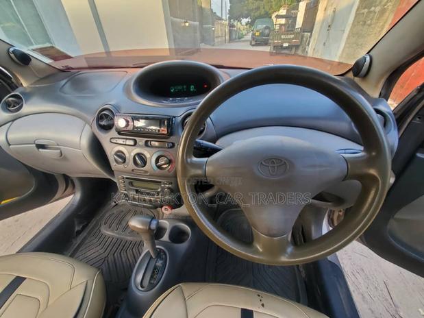 Toyota Vitz 2003 Silver