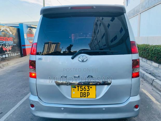 Toyota Noah 2008 Silver