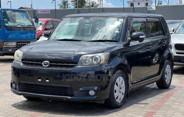 Toyota Corolla Rumion 2012 Black