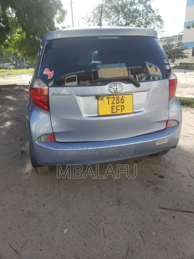 Toyota Ractis 1.3 FWD 2008 Blue