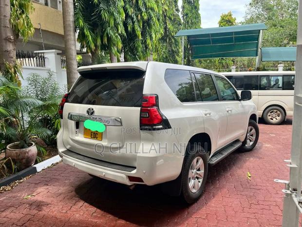 Toyota Land Cruiser Prado 2022 White