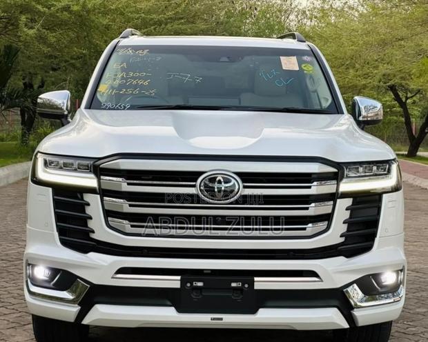 Toyota Land Cruiser 2022 White