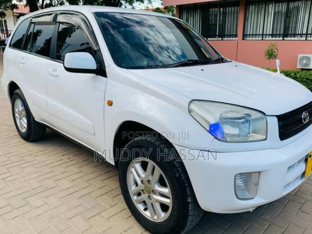 Toyota RAV4 2004 White
