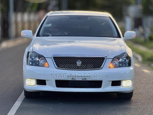 Toyota Crown 2006 Pearl