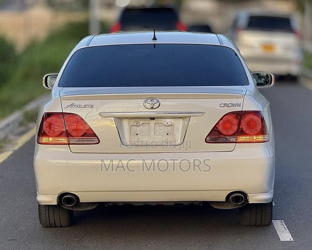 Toyota Crown 2006 Pearl