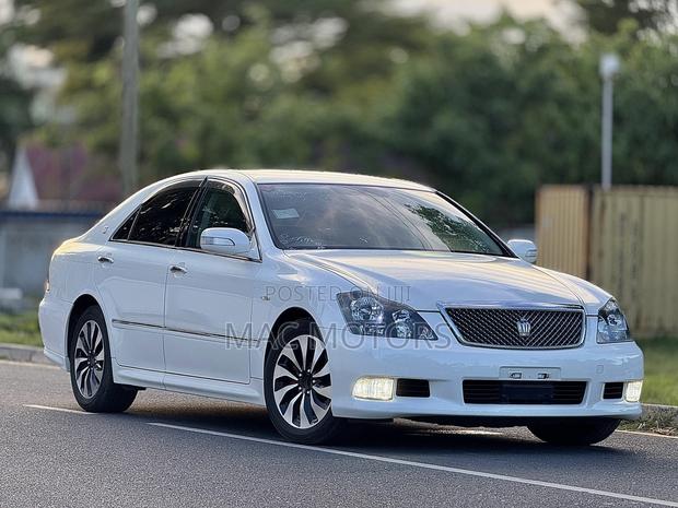 Toyota Crown 2006 Pearl