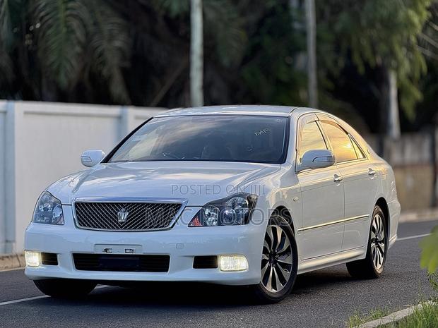 Toyota Crown 2006 Pearl