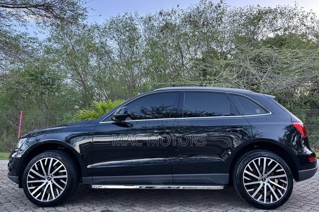 Audi Q5 2.0T Premium Quattro 2011 Black