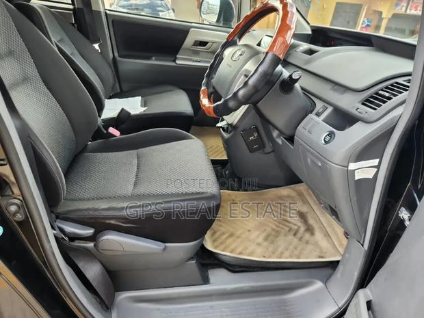 Toyota Noah 2008 Black