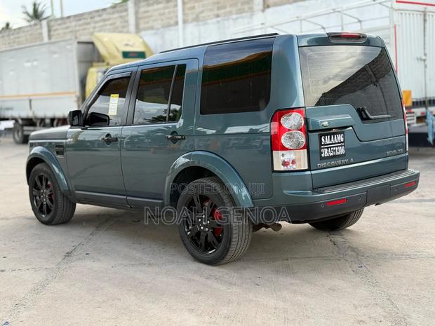 Land Rover Discovery 2011 Green