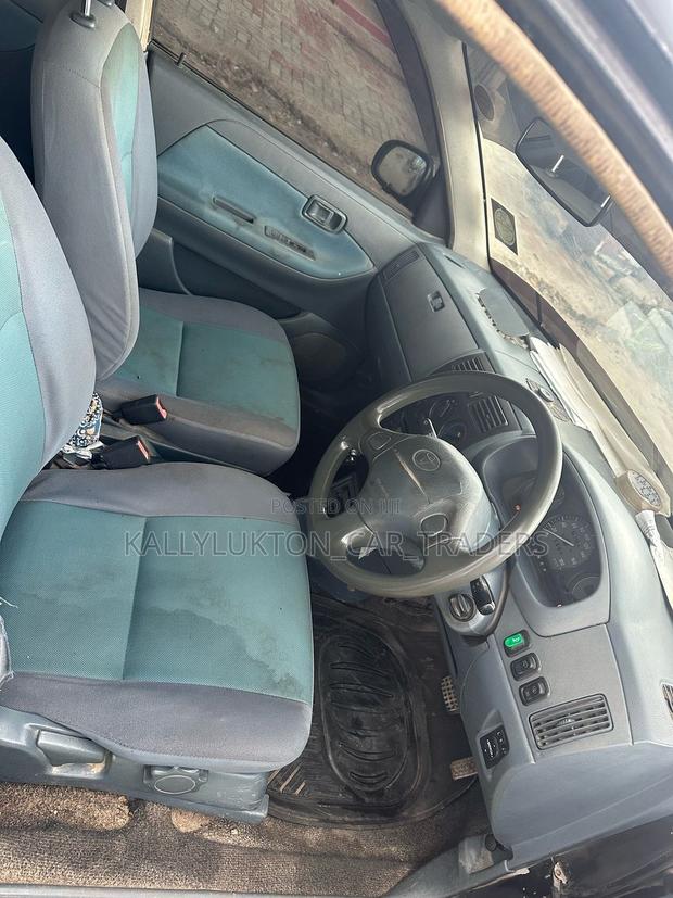 Toyota Raum 2005 Silver