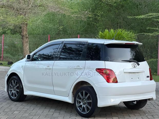 Toyota IST 2005 White