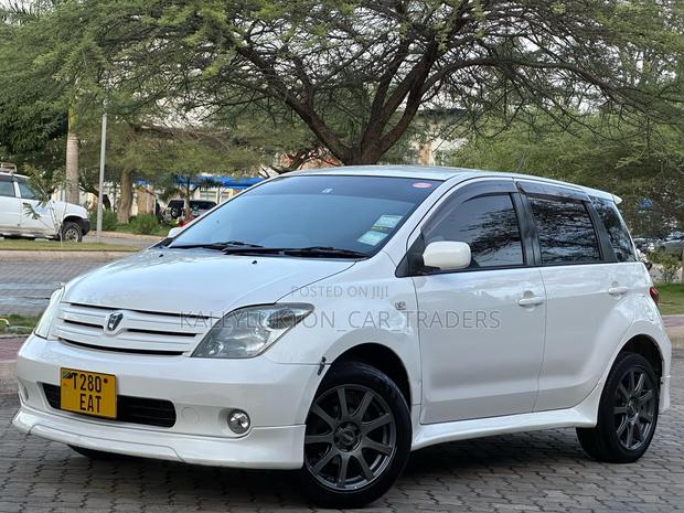 Toyota IST 2005 White
