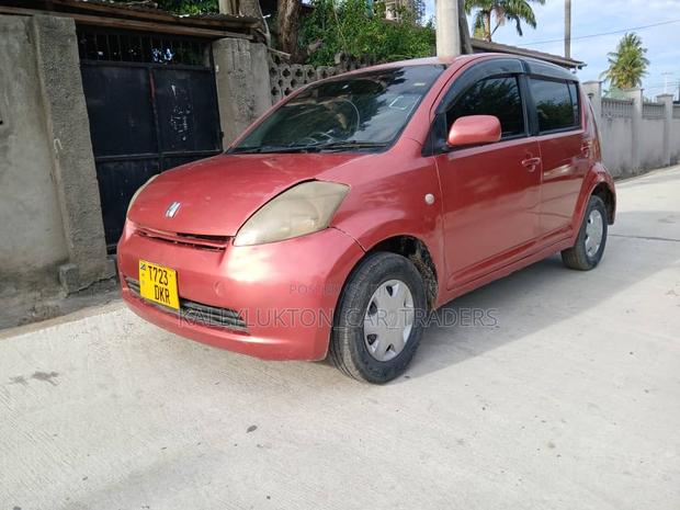 Toyota Passo 2005 Purple