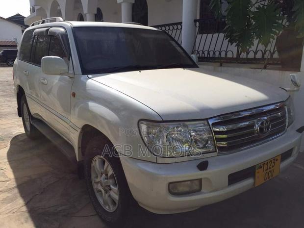 Toyota Land Cruiser 2006 White