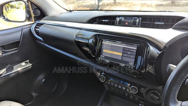 Toyota Hilux 2018 Black