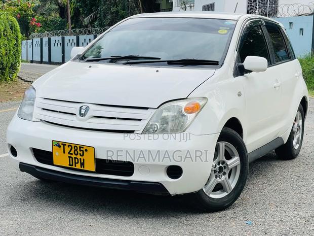 Toyota IST 2004 White