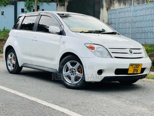 Toyota IST 2004 White
