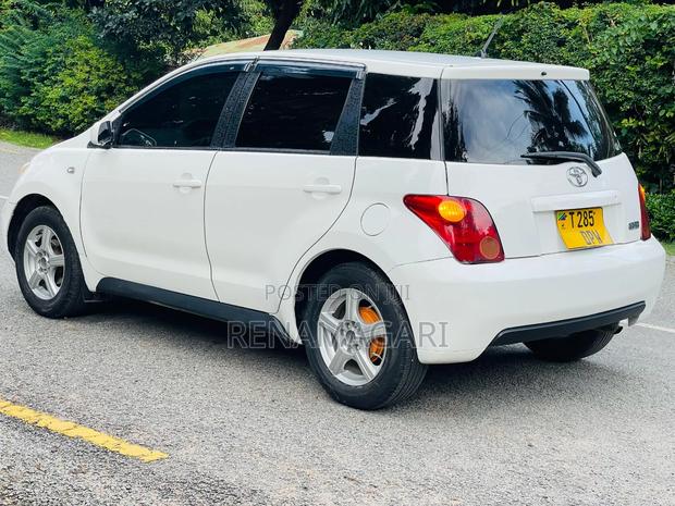 Toyota IST 2004 White