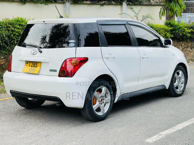 Toyota IST 2004 White