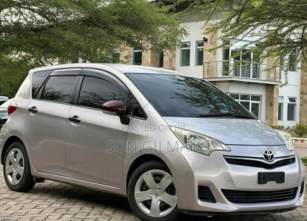 Toyota Ractis 2011 Pearl