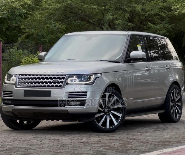 Land Rover Range Rover Vogue 2016 Gold