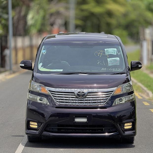 Toyota Vellfire 2010 Purple